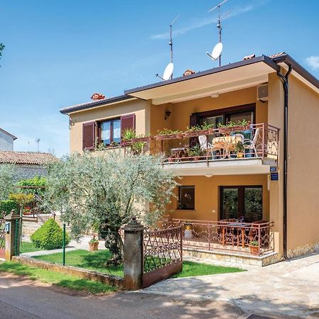 Stunning Apartment In Umag With Wifi 외부 사진