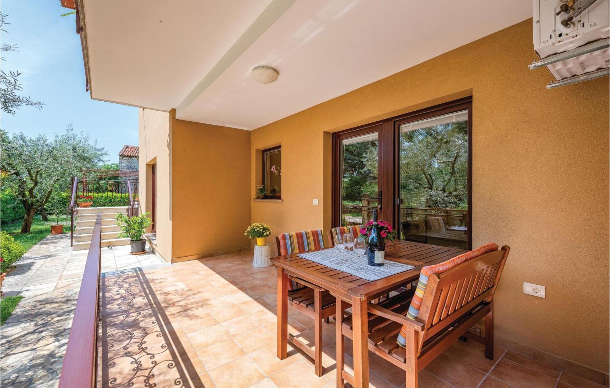 Stunning Apartment In Umag With Wifi 외부 사진