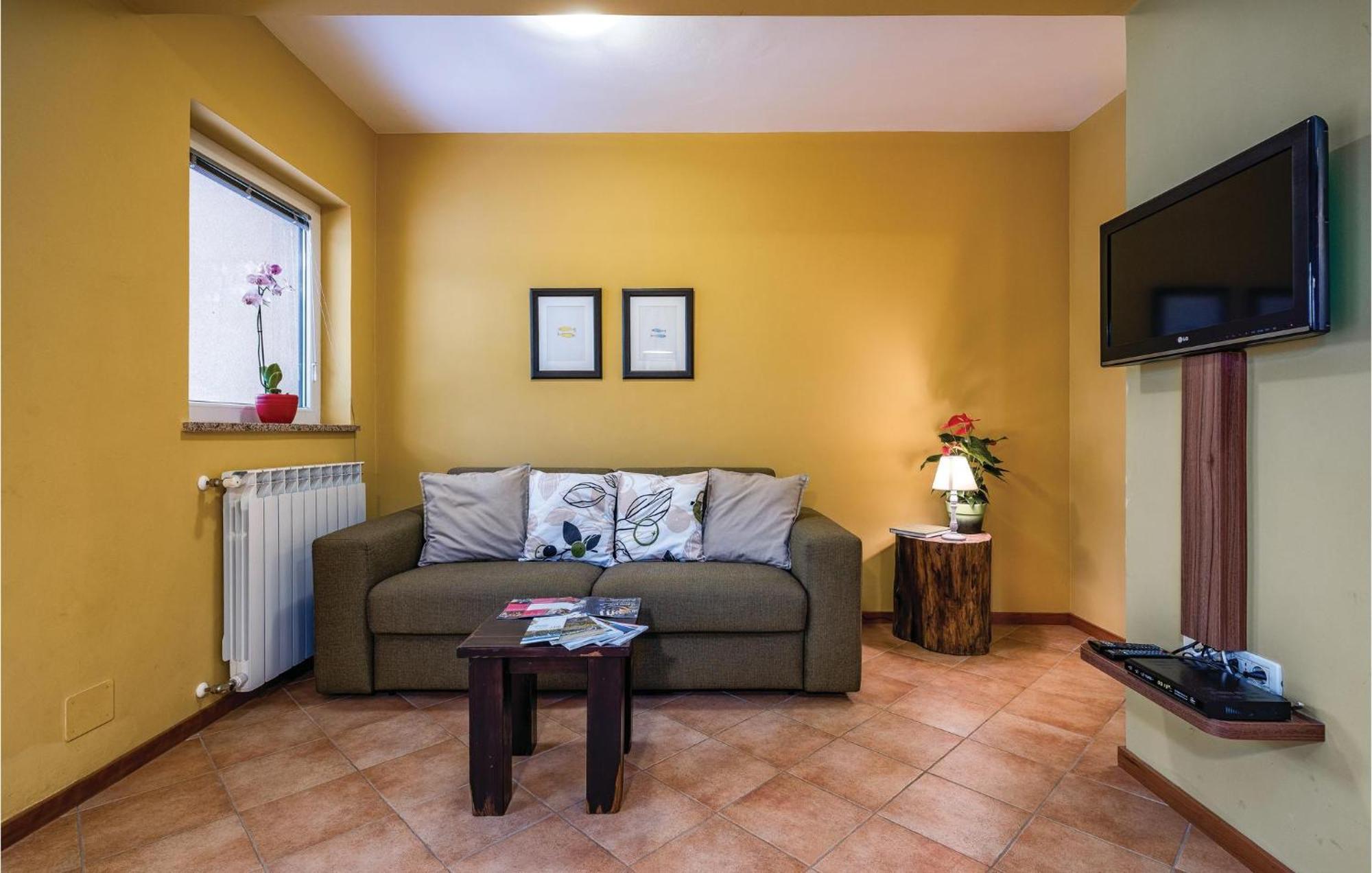 Stunning Apartment In Umag With Wifi 외부 사진