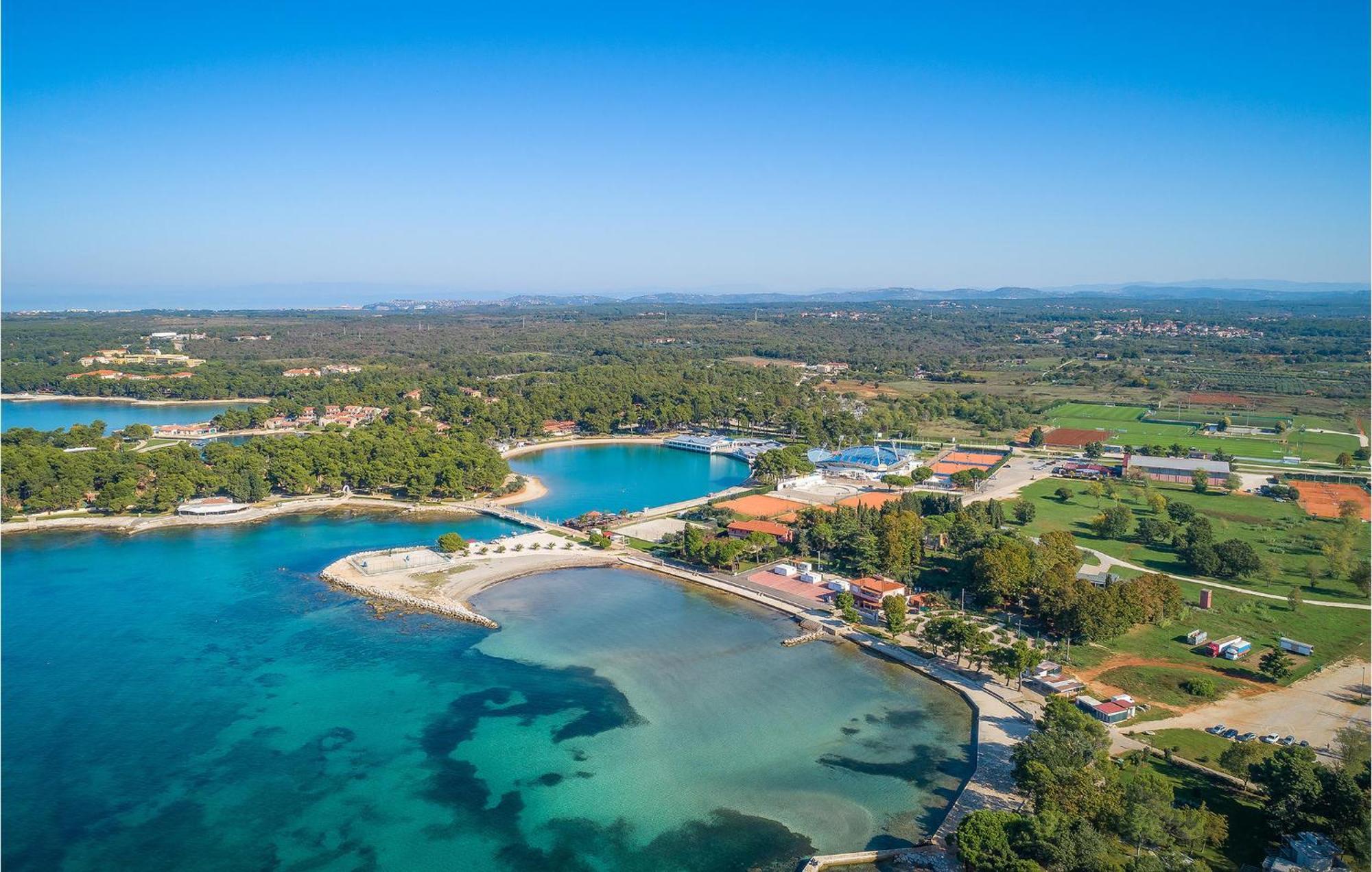 Stunning Apartment In Umag With Wifi 외부 사진