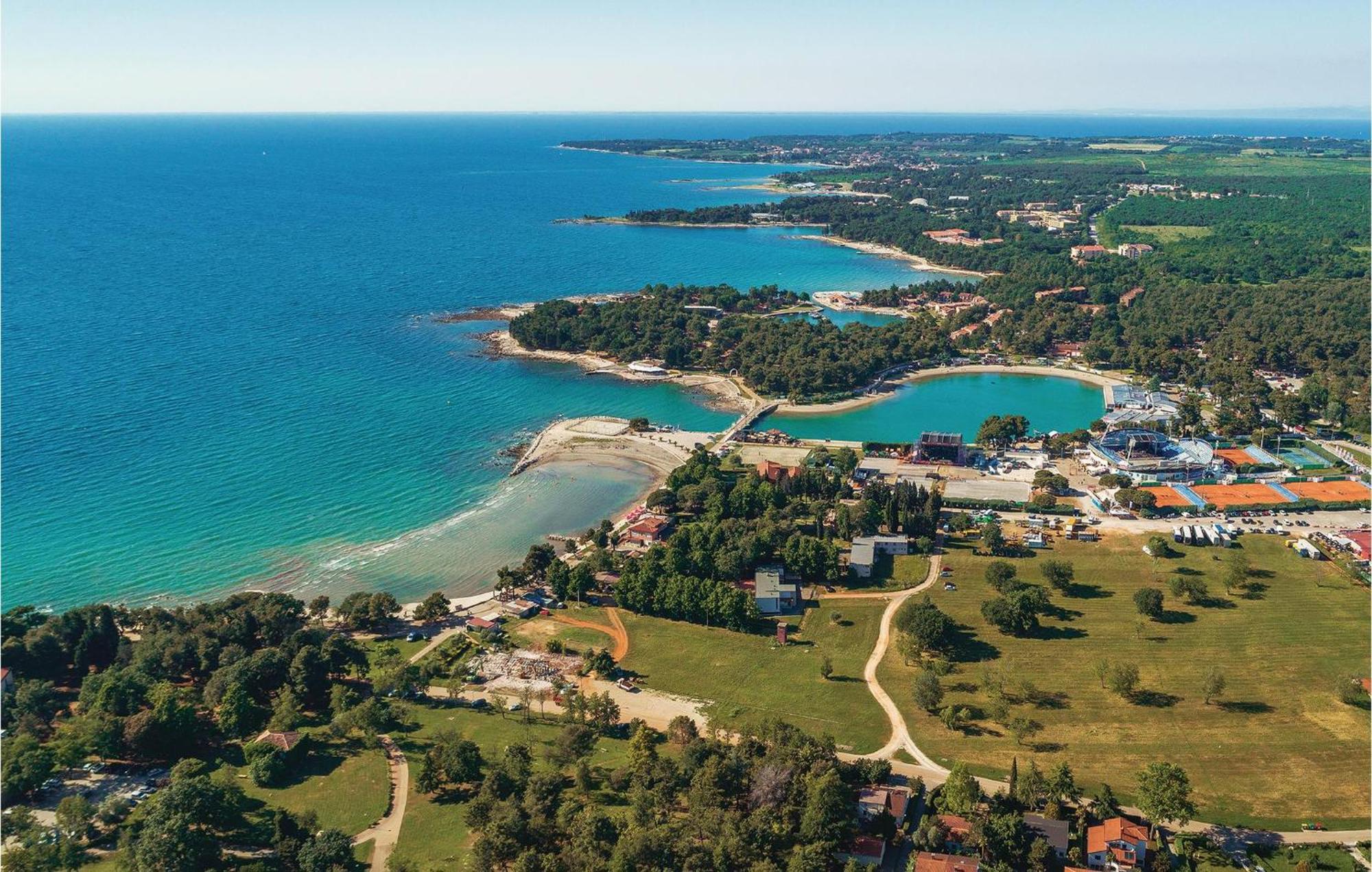 Stunning Apartment In Umag With Wifi 외부 사진