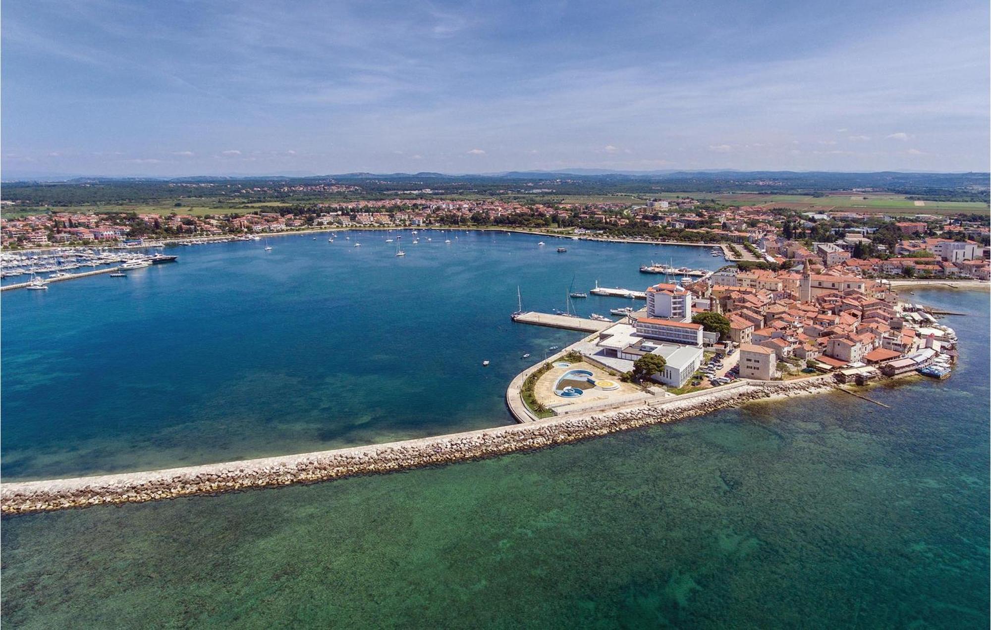 Stunning Apartment In Umag With Wifi 외부 사진